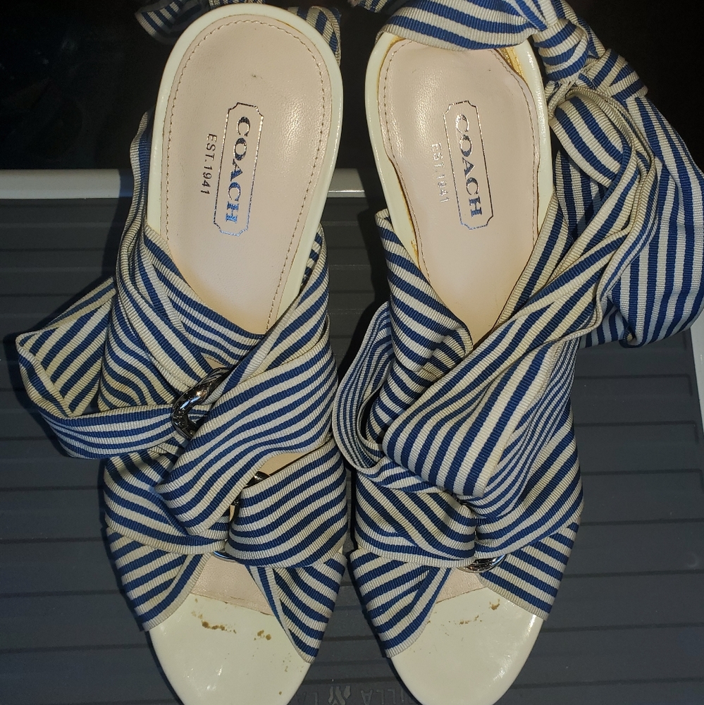 Coach tie up shoe - Picture 2 of 5